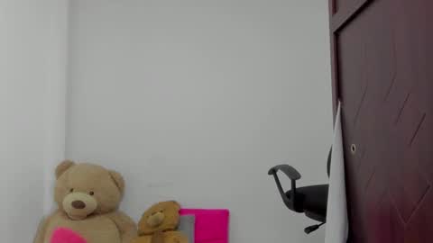 whises lits        online show from 10/28/25, 11:14