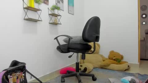 whises lits        online show from 12/17/25, 06:03