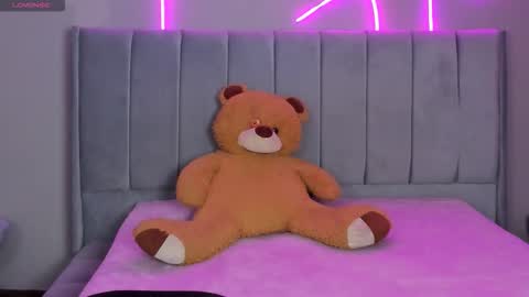 Emma online show from 09/16/25, 04:57