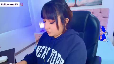 Emma Monserratt online show from 02/02/26, 07:45