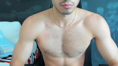 Snapshot of emma_muscle_ chatting on 01/02/25, 06:01 emma online show from 01/02/25, 06:01