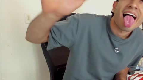 Snapshot of emma_muscle_ chatting on 01/25/25, 12:59 emma online show from 01/25/25, 12:59