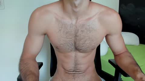 Snapshot of emma_muscle_ chatting on 02/01/25, 12:26 emma online show from 02/01/25, 12:26