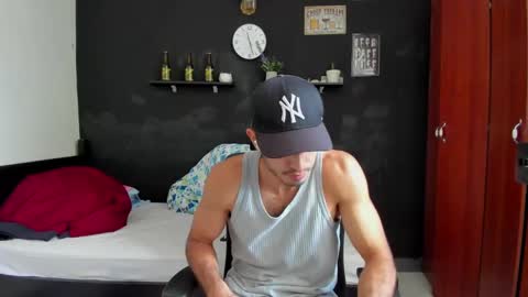 Snapshot of emma_muscle_ chatting on 02/17/25, 05:21 emma online show from 02/17/25, 05:21