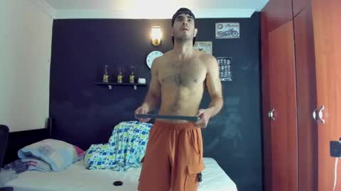 Snapshot of emma_muscle_ chatting on 02/18/25, 01:32 emma online show from 02/18/25, 01:32