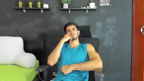 Snapshot of emma_muscle_ chatting on 02/27/25, 09:25 emma online show from 02/27/25, 09:25