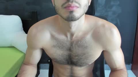 Snapshot of emma_muscle_ chatting on 03/05/25, 12:00 emma online show from 03/05/25, 12:00