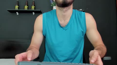 Snapshot of emma_muscle_ chatting on 10/23/25, 01:43 emma online show from 10/23/25, 01:43