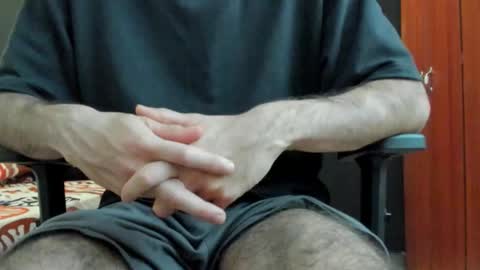 Snapshot of emma_muscle_ chatting on 11/01/25, 10:01 emma online show from 11/01/25, 10:01