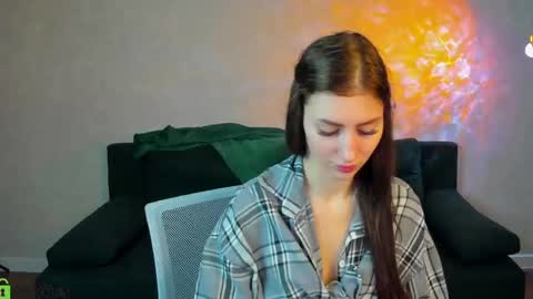 Snapshot of emma_myer chatting on 04/13/26, 02:39 Emma Myer online show from 04/13/26, 02:39