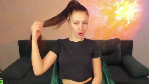 Snapshot of emma_myer chatting on 04/14/26, 02:06 Emma Myer online show from 04/14/26, 02:06