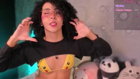 Snapshot of emma_nakamura chatting on 10/30/25, 10:27 online show from 10/30/25, 10:27