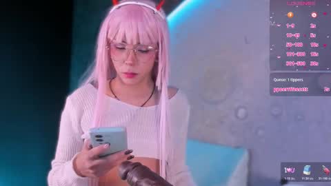 Snapshot of emma_nakamura chatting on 10/31/25, 10:27 online show from 10/31/25, 10:27