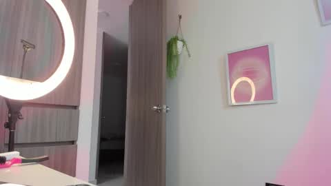 Emma online show from 01/07/26, 03:36