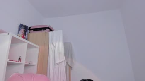 Snapshot of emma_rr chatting on 12/05/24, 12:33 Emma online show from 12/05/24, 12:33