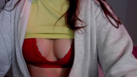 Snapshot of emma_rr chatting on 12/11/24, 06:58 Emma online show from 12/11/24, 06:58