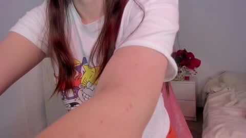 Snapshot of emma_rr chatting on 12/27/24, 10:45 Emma online show from 12/27/24, 10:45