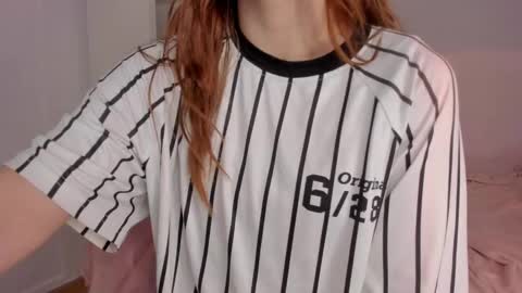 Snapshot of emma_rr chatting on 01/03/25, 08:11 Emma online show from 01/03/25, 08:11