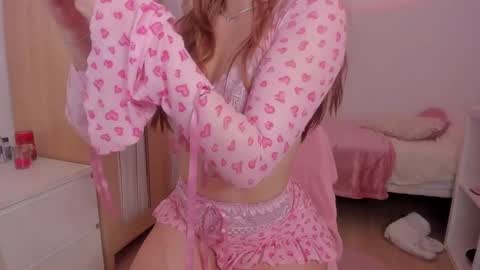 Snapshot of emma_rr chatting on 02/25/25, 09:20 Emma online show from 02/25/25, 09:20