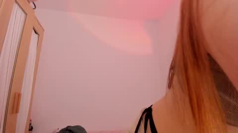 Snapshot of emma_rr chatting on 02/26/25, 04:45 Emma online show from 02/26/25, 04:45