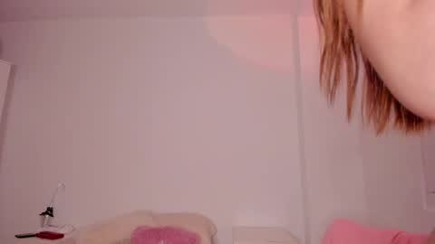 Snapshot of emma_rr chatting on 02/28/25, 03:59 Emma online show from 02/28/25, 03:59