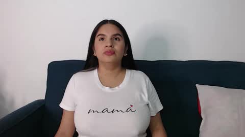 Snapshot of emma_saens chatting on 11/19/25, 09:20 emma_saens online show from 11/19/25, 09:20