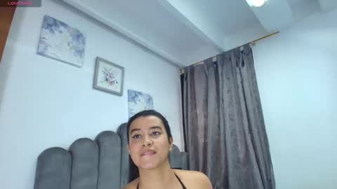 emma_saenz01 online show from 04/17/26, 06:44