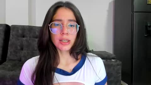 Emma online show from 03/05/25, 04:34