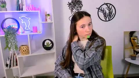 emma_swee online show from 02/09/26, 06:06