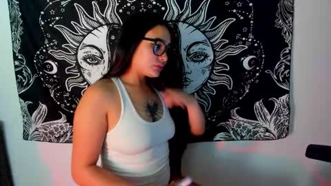 Emma online show from 11/22/25, 02:43