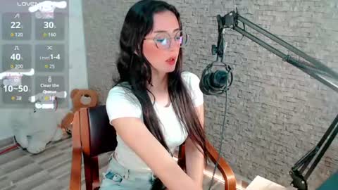 Snapshot of emma_unu chatting on 07/01/26, 02:46 Emma online show from 07/01/26, 02:46