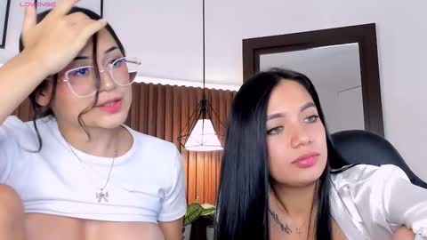 Snapshot of emma_white_01 chatting on 02/28/25, 05:48 emma your love online show from 02/28/25, 05:48