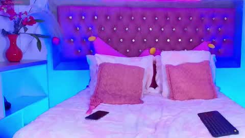 Snapshot of emma_wilder chatting on 10/20/25, 09:48 neko online show from 10/20/25, 09:48