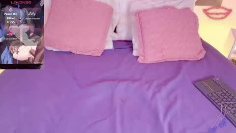 Snapshot of emma_wilder chatting on 11/26/25, 08:54 neko online show from 11/26/25, 08:54