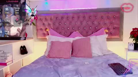 Snapshot of emma_wilder chatting on 12/04/25, 10:07 neko online show from 12/04/25, 10:07