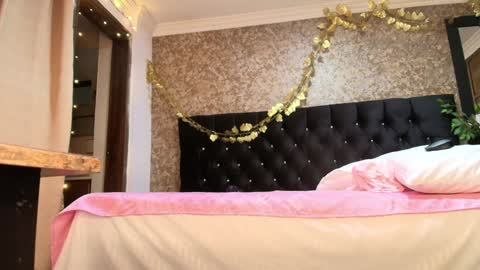 Snapshot of emma_xue chatting on 01/24/25, 01:24 Emma online show from 01/24/25, 01:24