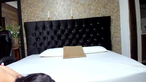 Snapshot of emma_xue chatting on 03/12/25, 01:47 Emma online show from 03/12/25, 01:47