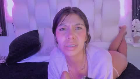 emmaa00_ online show from 03/25/26, 04:35