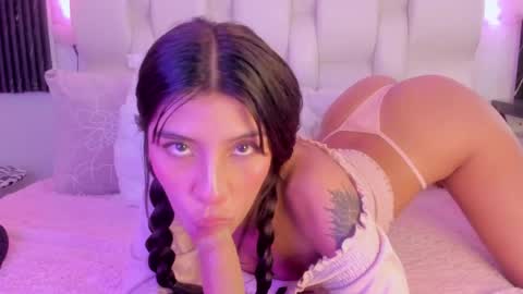 emmaa00_ online show from 04/29/26, 06:47