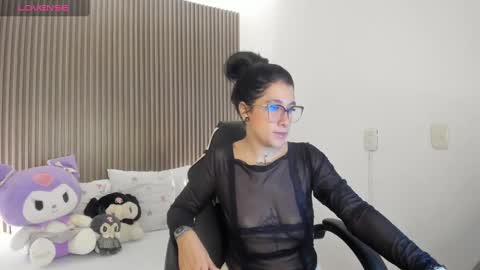 Snapshot of emmaa_blaack chatting on 02/12/25, 12:22 E M M A A online show from 02/12/25, 12:22