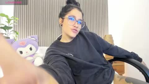 Snapshot of emmaa_blaack chatting on 02/12/25, 03:27 E M M A A online show from 02/12/25, 03:27