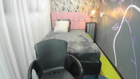 Snapshot of emmaaevans_ chatting on 01/28/25, 11:49 Emma Evans online show from 01/28/25, 11:49