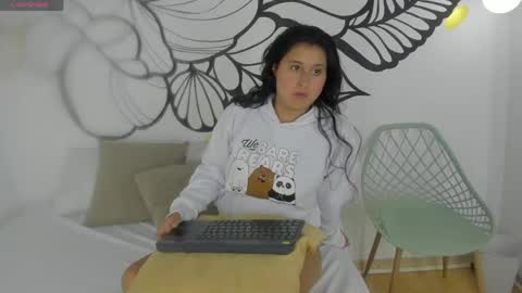 Snapshot of emmaajohnson chatting on 04/15/26, 07:58 Emma online show from 04/15/26, 07:58