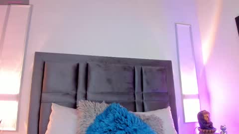 emma becket online show from 02/17/25, 03:47