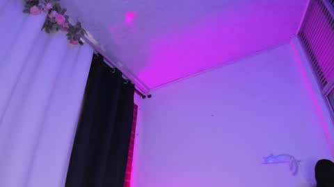 emmaclark_1 online show from 07/18/26, 07:06