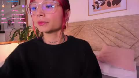 Snapshot of emmaduff_ chatting on 06/14/26, 11:45 online show from 06/14/26, 11:45