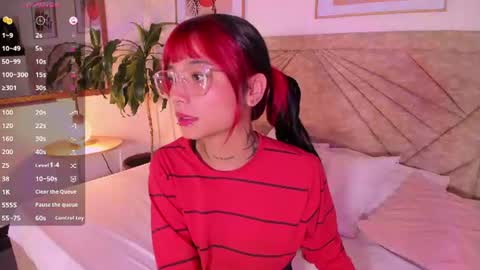 Snapshot of emmaduff_ chatting on 06/24/26, 11:42 online show from 06/24/26, 11:42