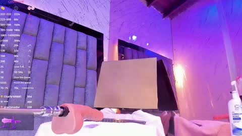 Emma Duque online show from 12/25/24, 09:56