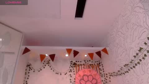 Snapshot of emmae__ chatting on 01/13/25, 07:21 Emma online show from 01/13/25, 07:21