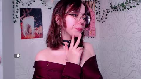 Snapshot of emmae__ chatting on 02/23/25, 05:01 Emma online show from 02/23/25, 05:01